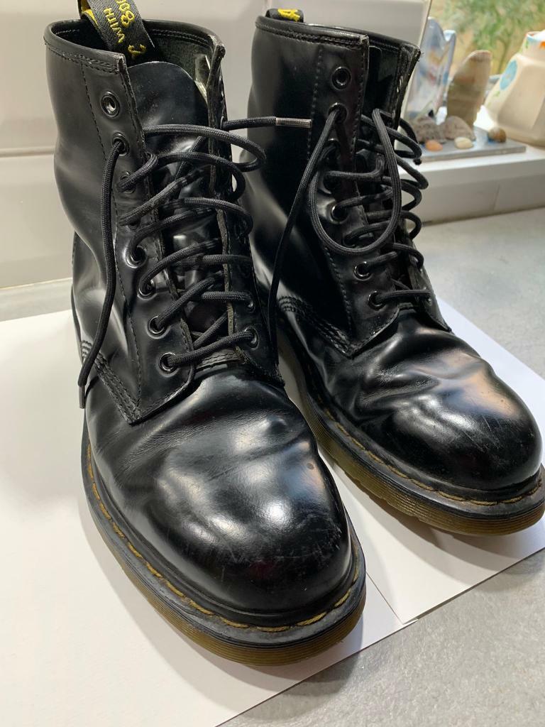 gumtree doc martens